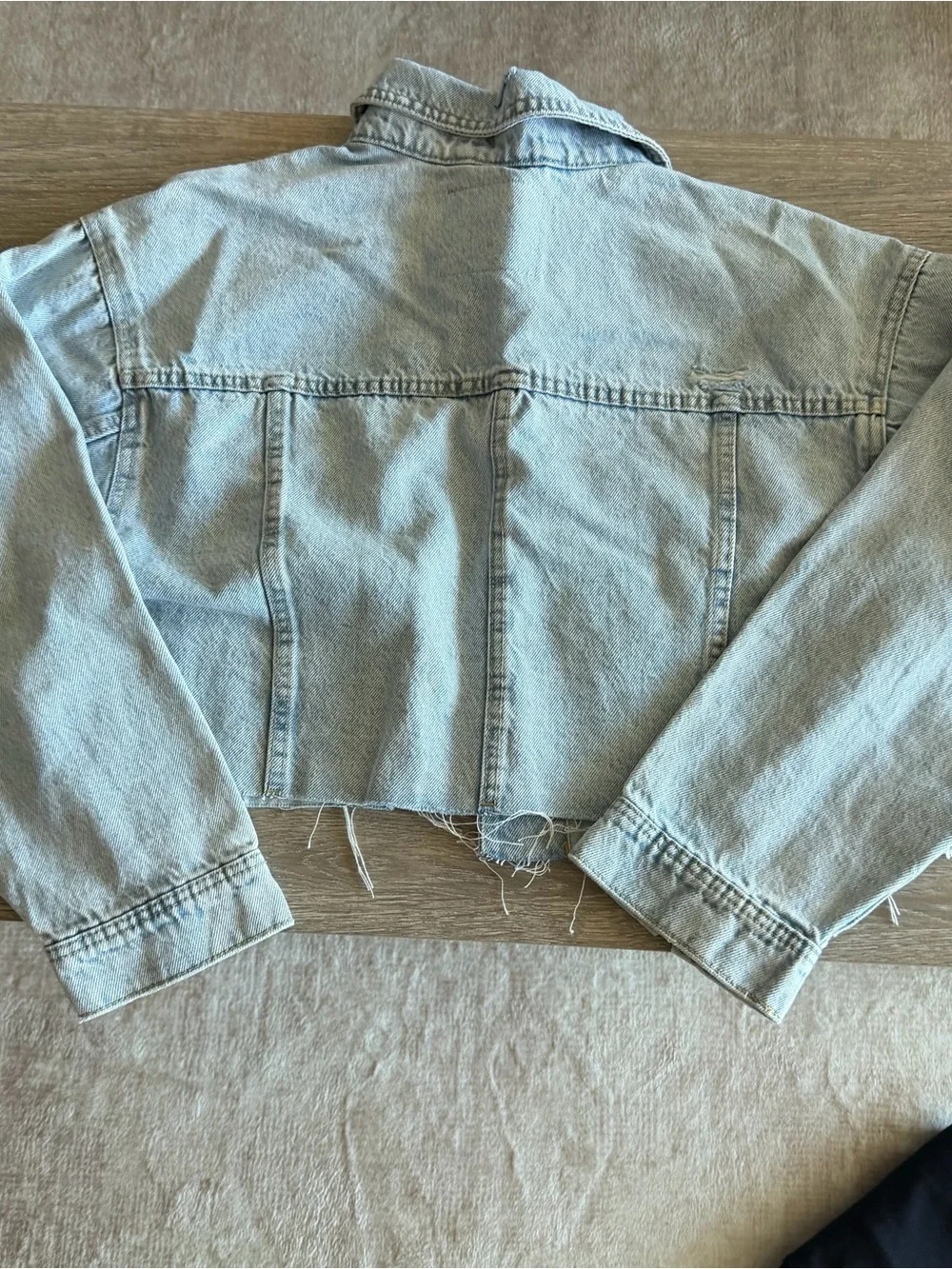 stradivarius Cropped Light Wash Denim Jacket - Light Blue